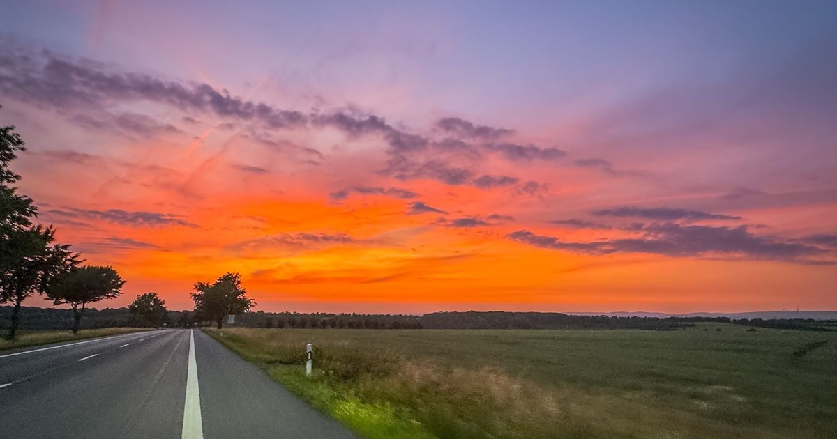 Pfad ins Abendlicht